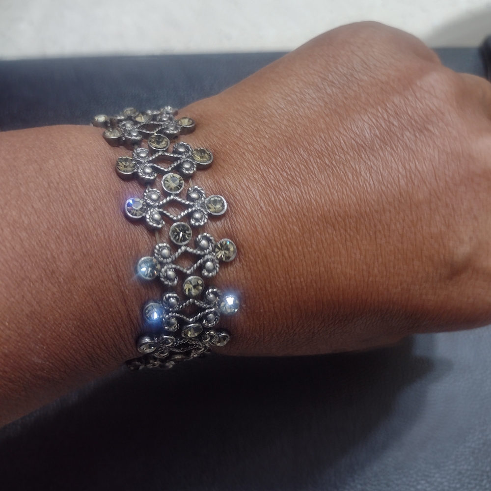 Elegant Silver Floral Bracelet